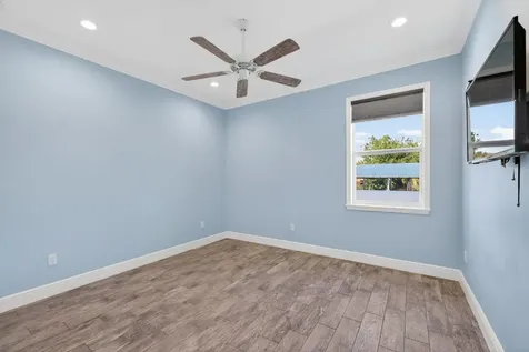 213 NE Sagamore Terrace Port St Lucie FL 34983