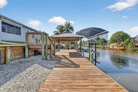 213 NE Sagamore Terrace Port St Lucie FL 34983