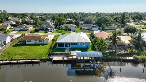 213 NE Sagamore Terrace Port St Lucie FL 34983