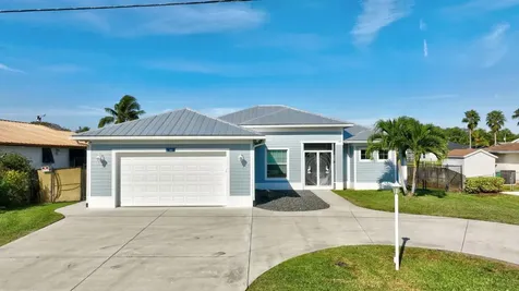213 NE Sagamore Terrace Port St Lucie FL 34983
