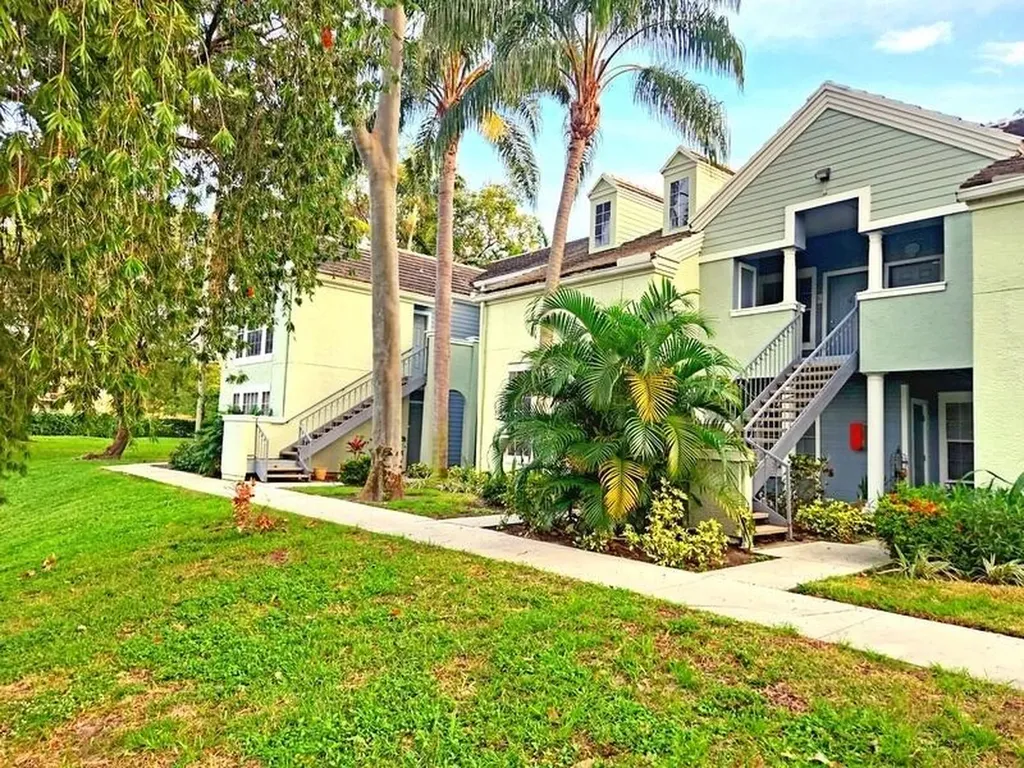 1020 Crystal Way Delray Beach FL 33444