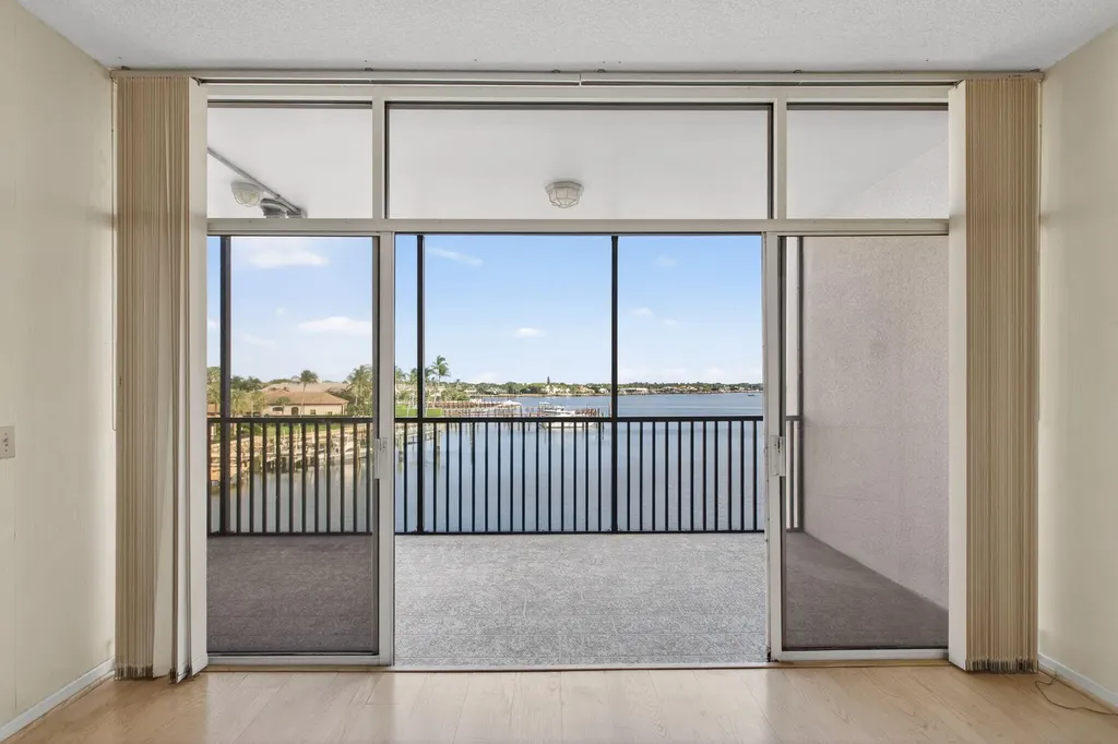 11390 Twelve Oaks Way North Palm Beach FL 33408