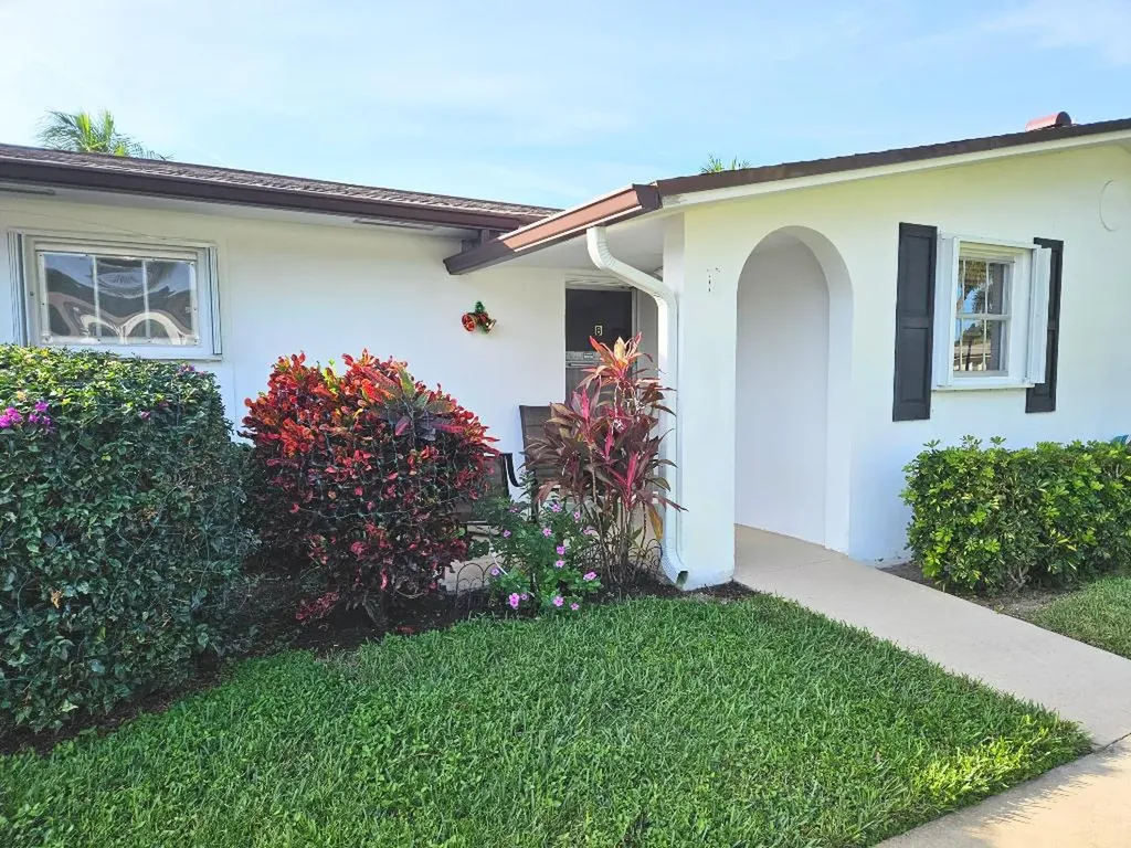 2920 Crosley Drive E West Palm Beach FL 33415