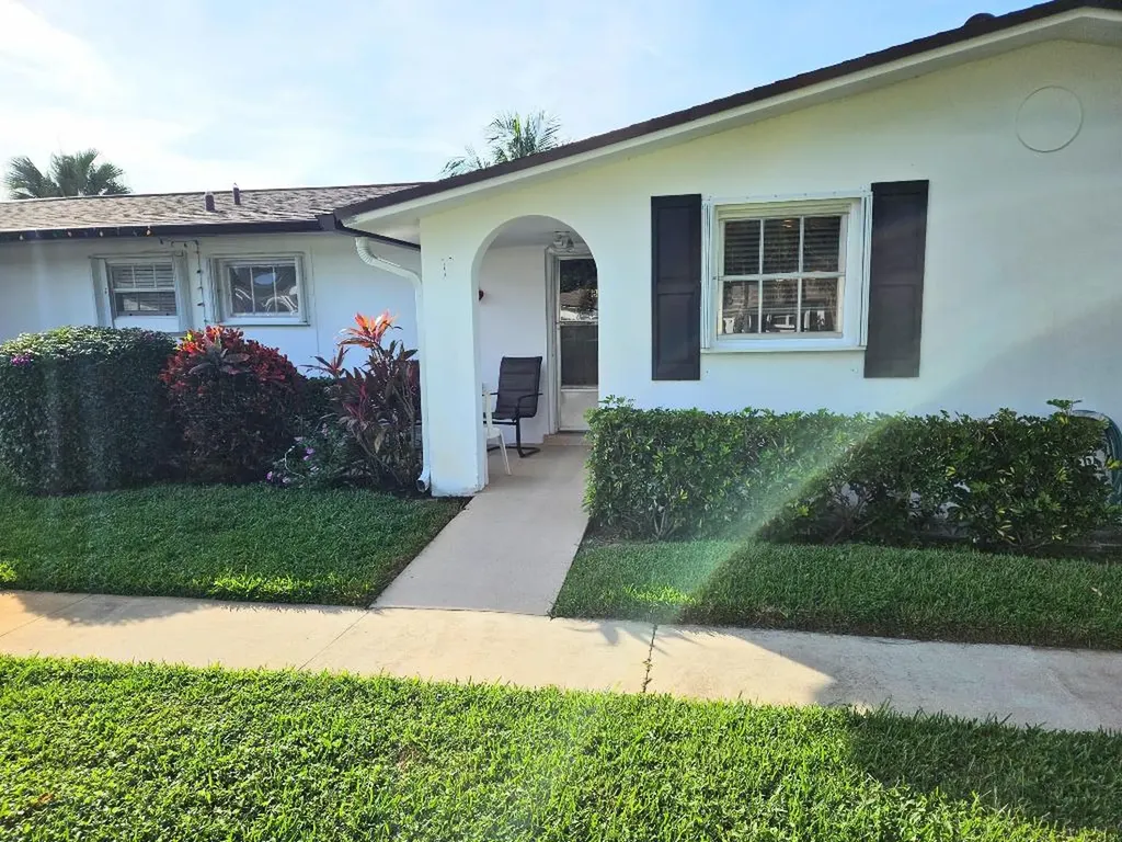 2920 Crosley Drive E West Palm Beach FL 33415