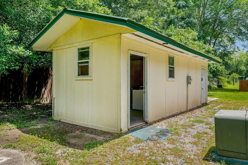 872 Deer Wood Lane Chipley FL 32428