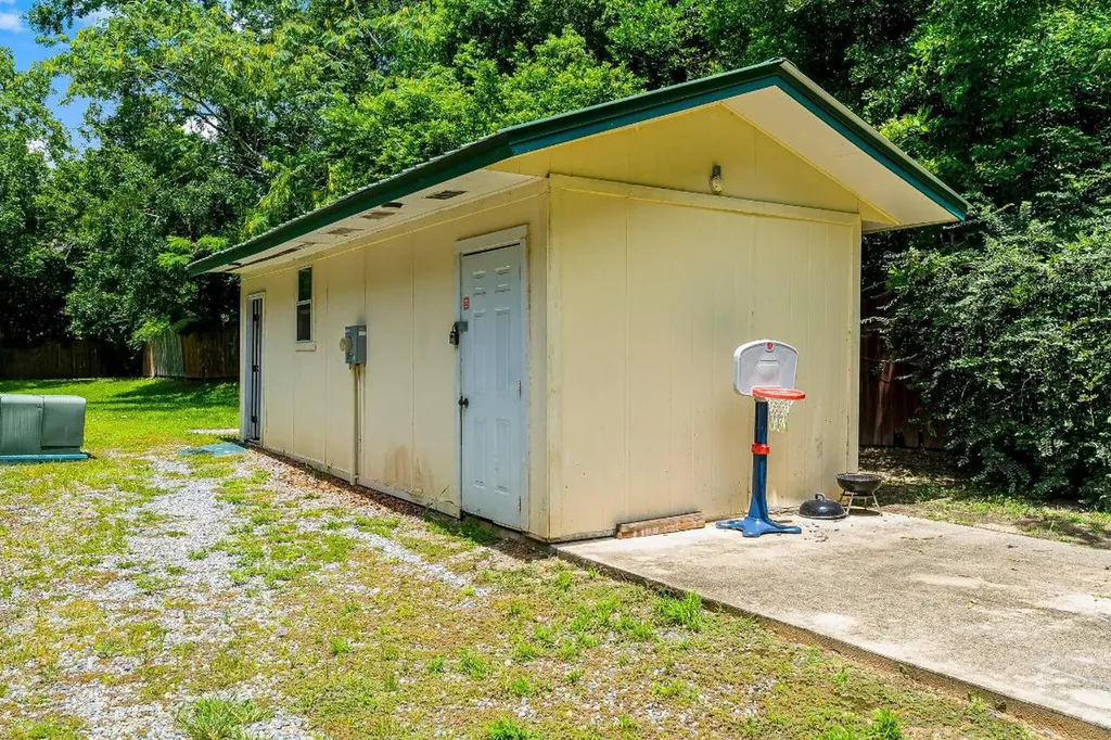 872 Deer Wood Lane Chipley FL 32428