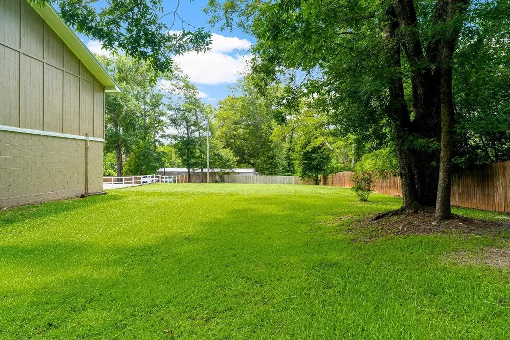 872 Deer Wood Lane Chipley FL 32428