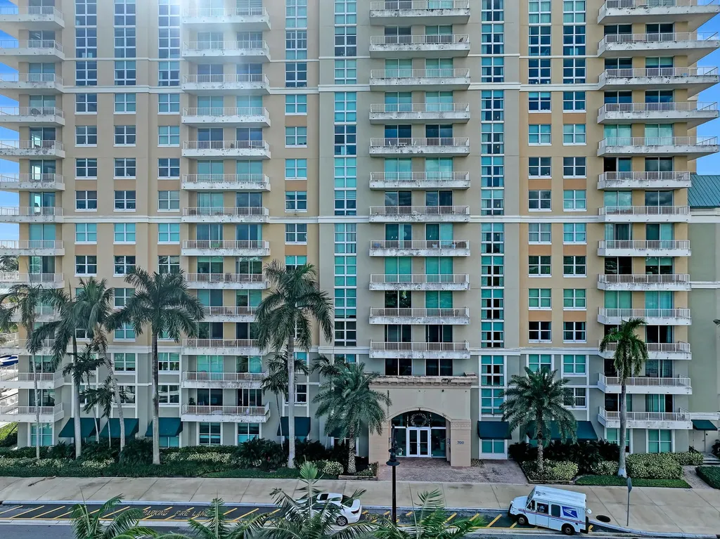 700 E Boynton Beach Boulevard Boynton Beach FL 33435