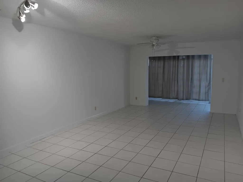 20886 Vinesta Circle Boca Raton FL 33433