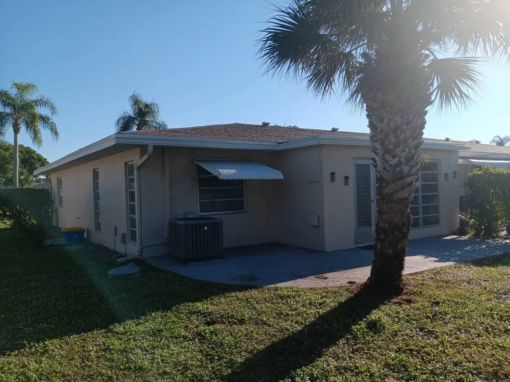 20886 Vinesta Circle Boca Raton FL 33433