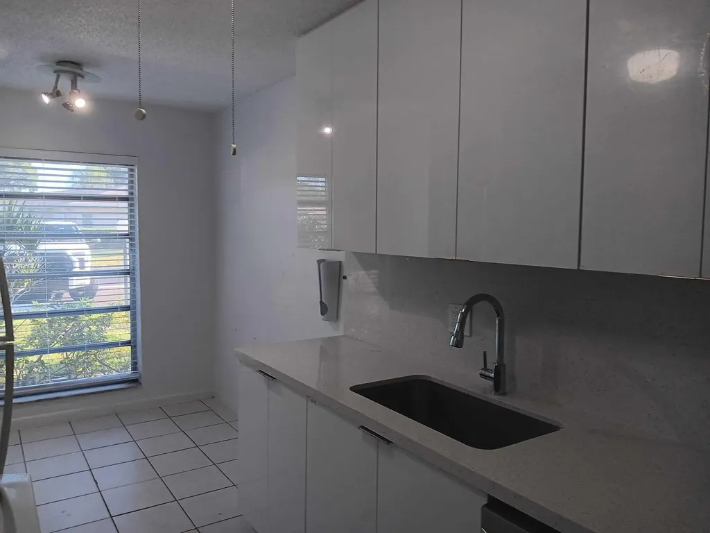 20886 Vinesta Circle Boca Raton FL 33433