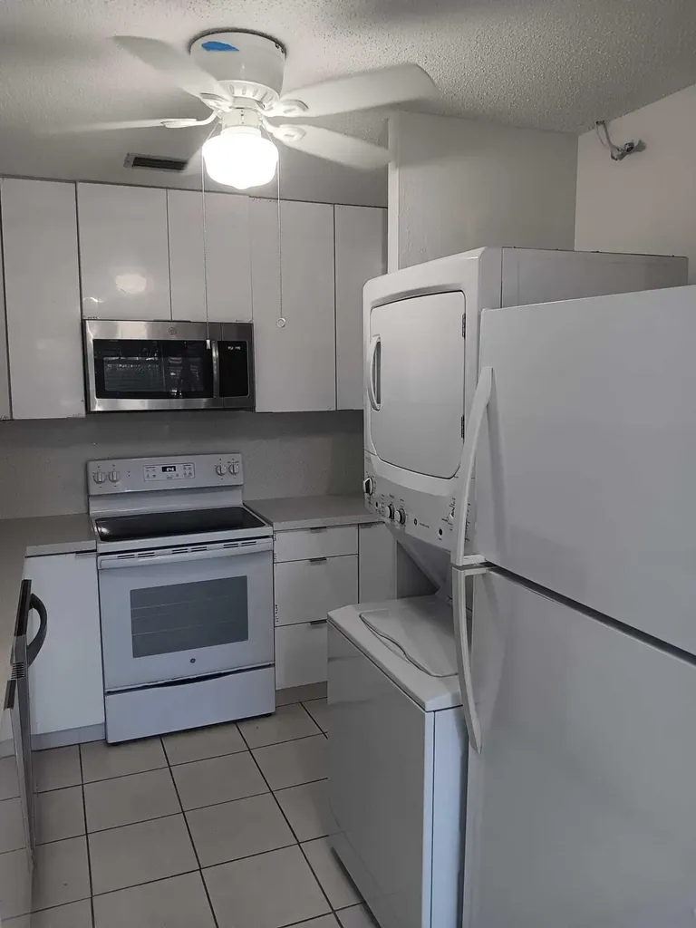 20886 Vinesta Circle Boca Raton FL 33433