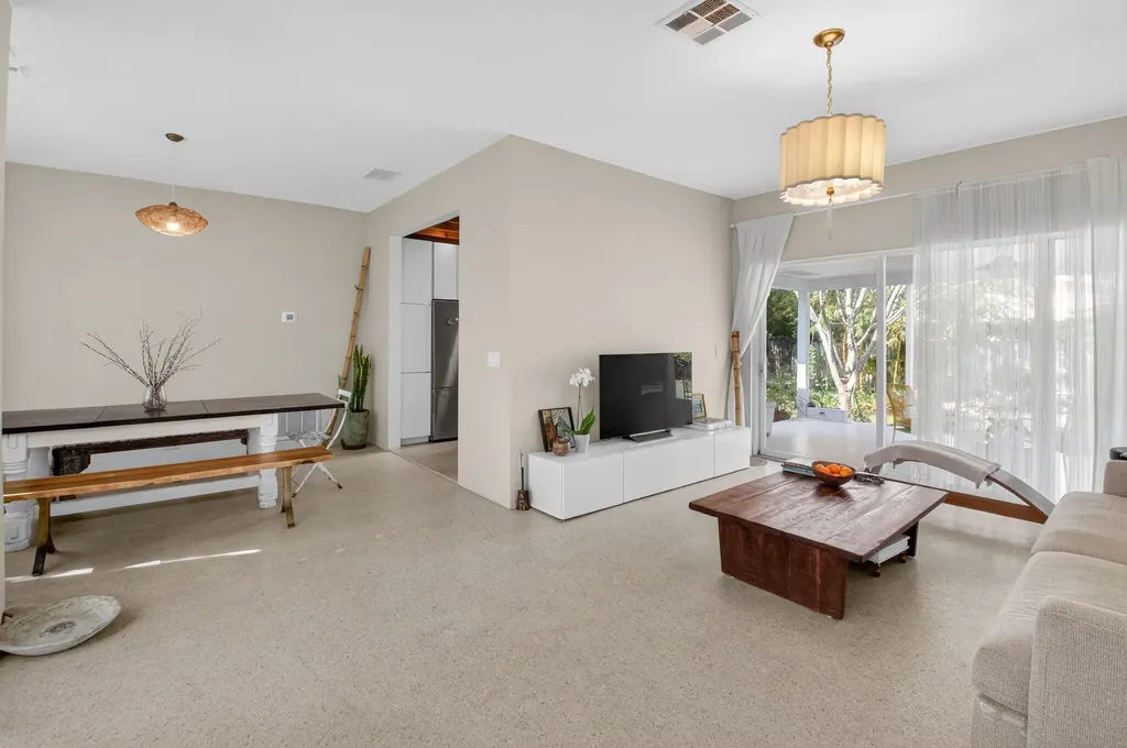 215 N Seacrest Circle Delray Beach FL 33444