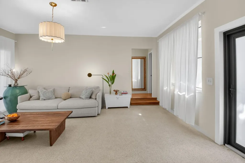 215 N Seacrest Circle Delray Beach FL 33444