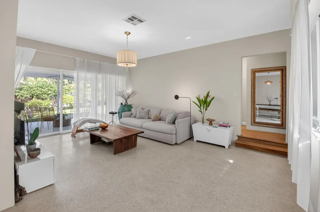 215 N Seacrest Circle Delray Beach FL 33444