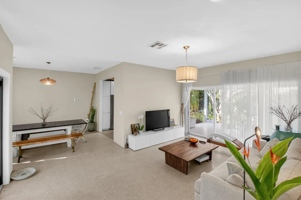 215 N Seacrest Circle Delray Beach FL 33444
