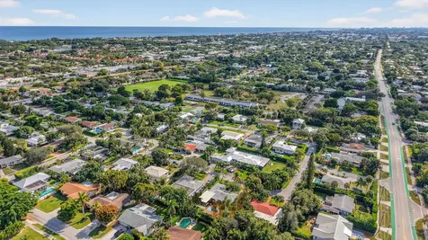215 N Seacrest Circle Delray Beach FL 33444