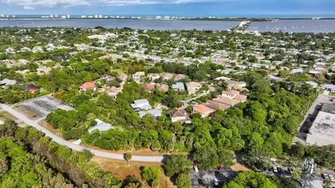 1126 NE Post Oak Way Jensen Beach FL 34957