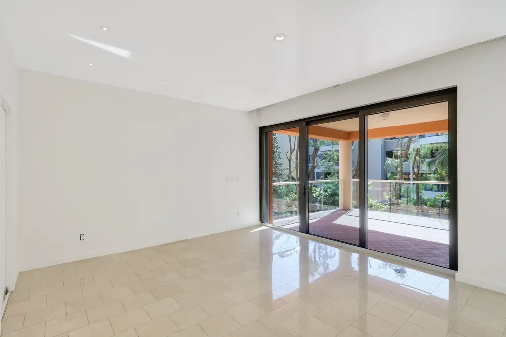 2 N Breakers Row Palm Beach FL 33480
