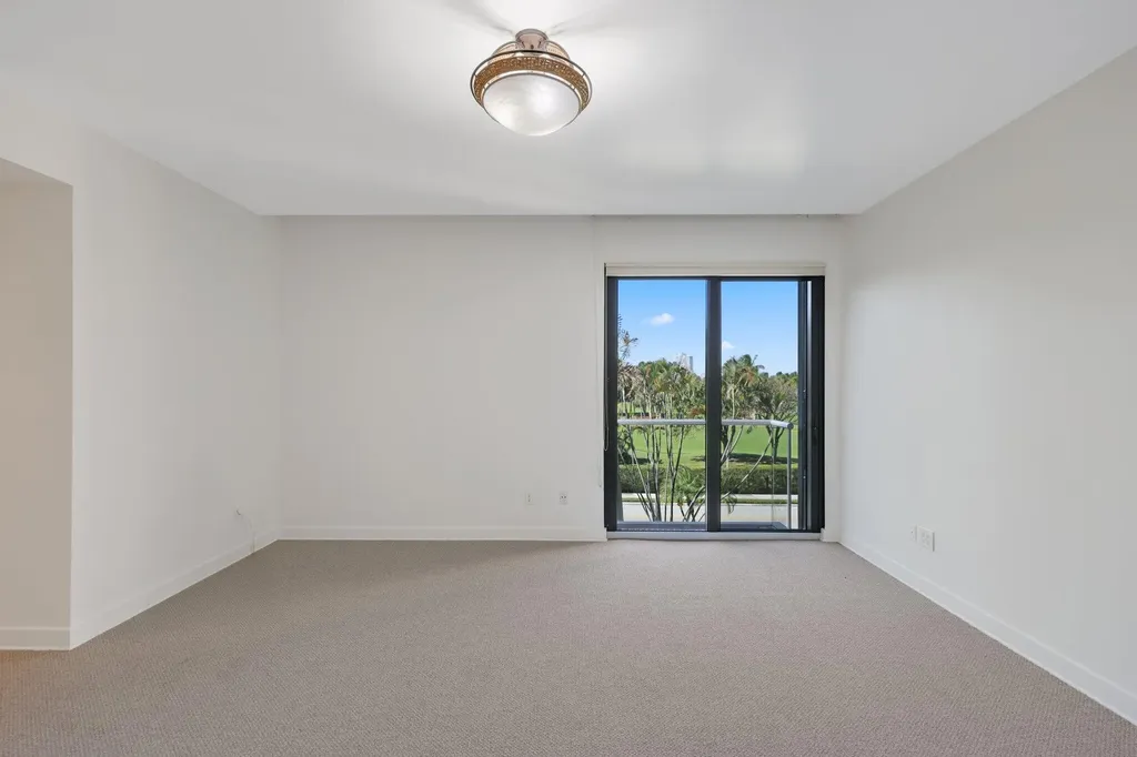 2 N Breakers Row Palm Beach FL 33480