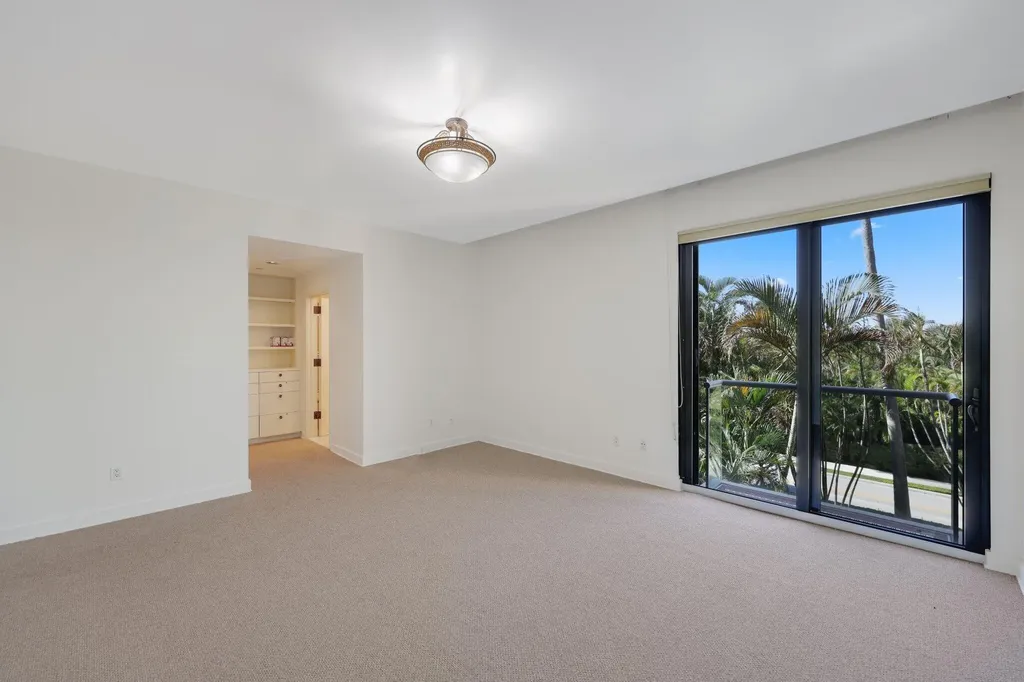 2 N Breakers Row Palm Beach FL 33480