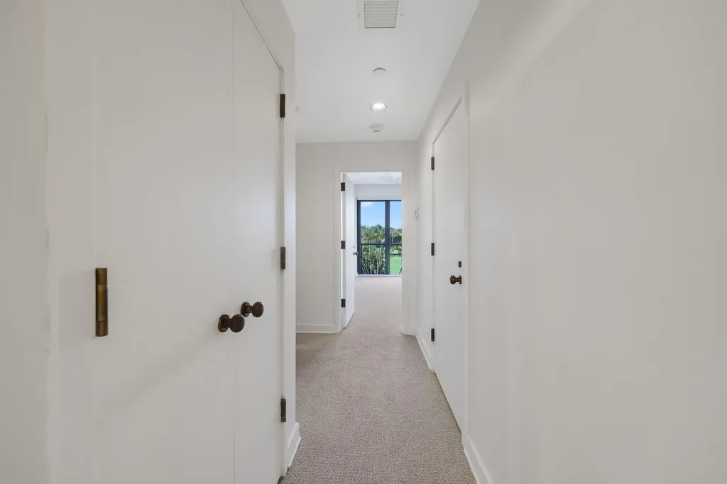 2 N Breakers Row Palm Beach FL 33480