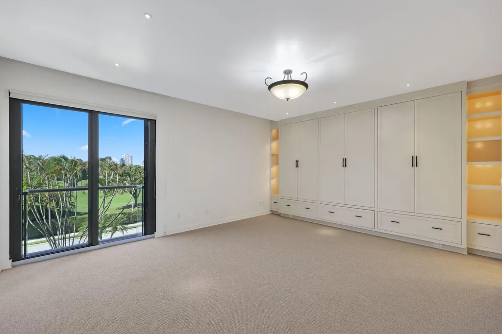 2 N Breakers Row Palm Beach FL 33480