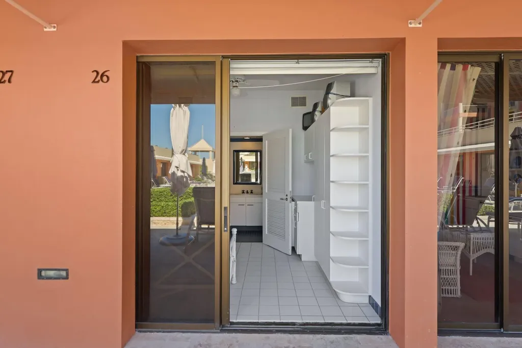2 N Breakers Row Palm Beach FL 33480