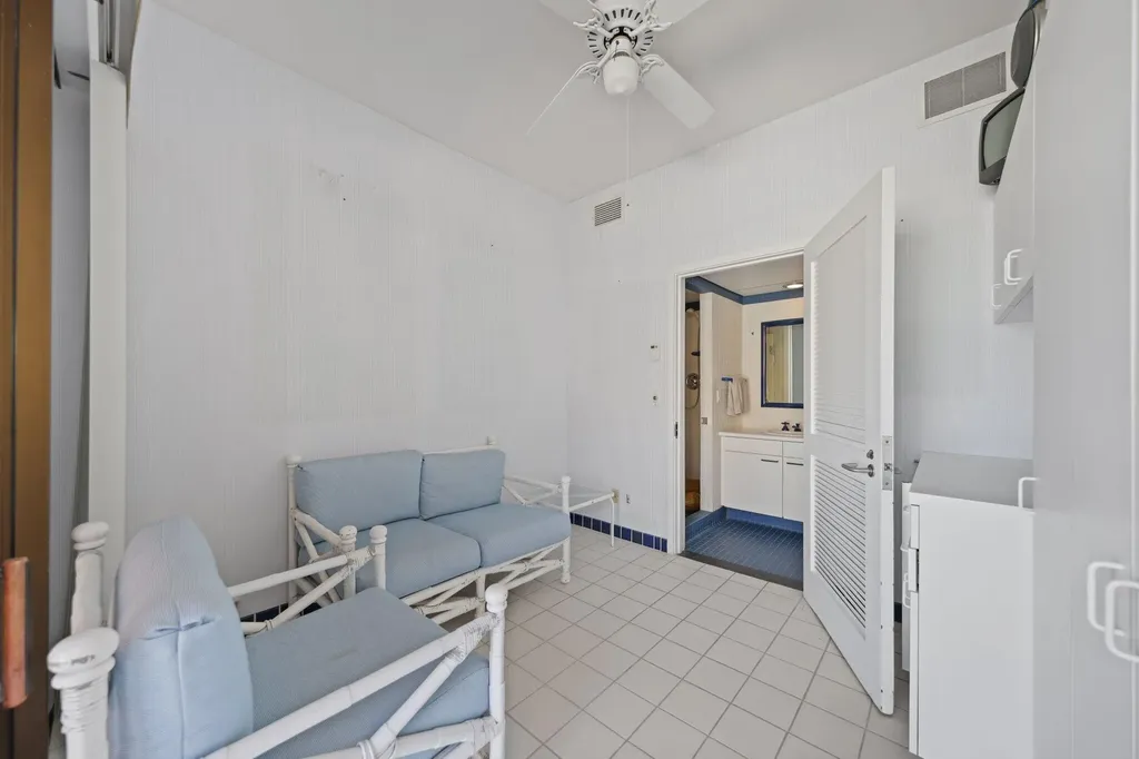 2 N Breakers Row Palm Beach FL 33480
