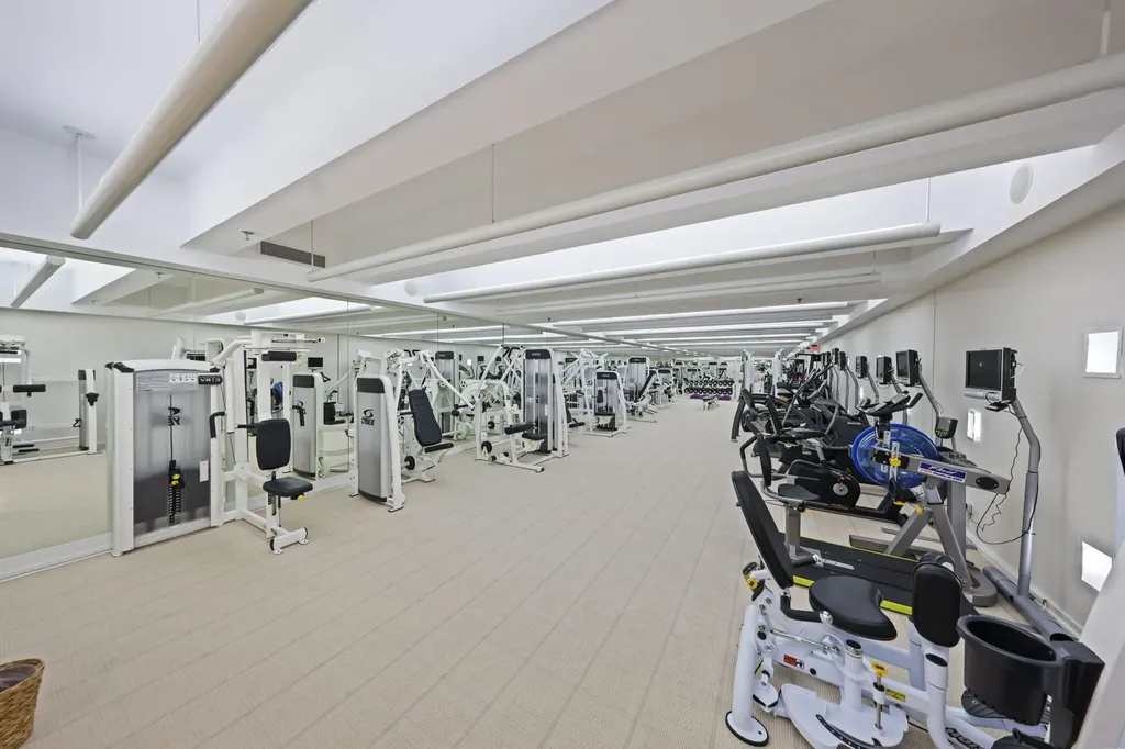 2 N Breakers Row Palm Beach FL 33480