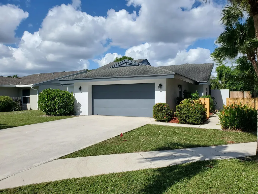 47 Baytree Circle Boynton Beach FL 33436