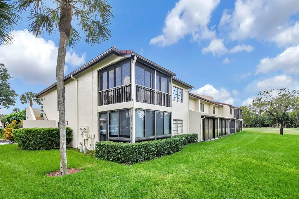 21209 Lago Circle Boca Raton FL 33433