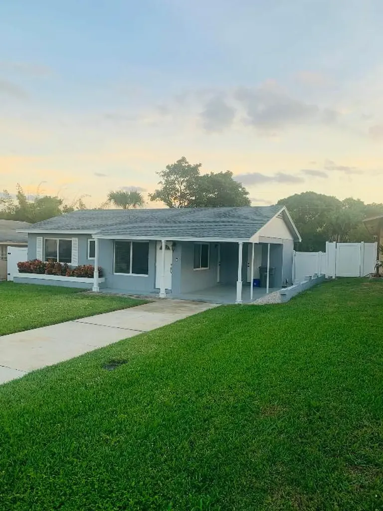 1092 Florence Road Lantana FL 33462