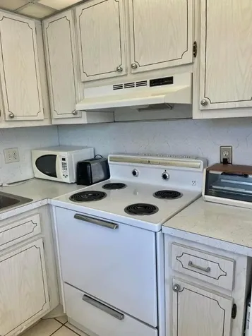 2840 Lake Osborne Drive Lake Worth FL 33461