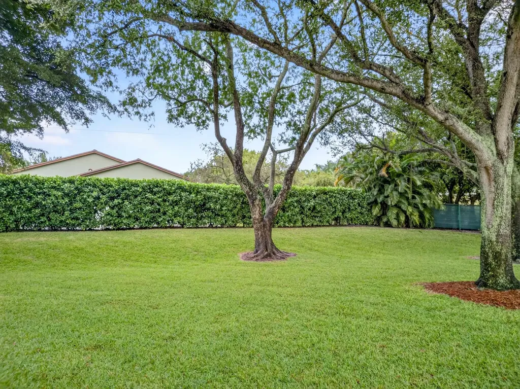 9880 Kamena Circle Boynton Beach FL 33436