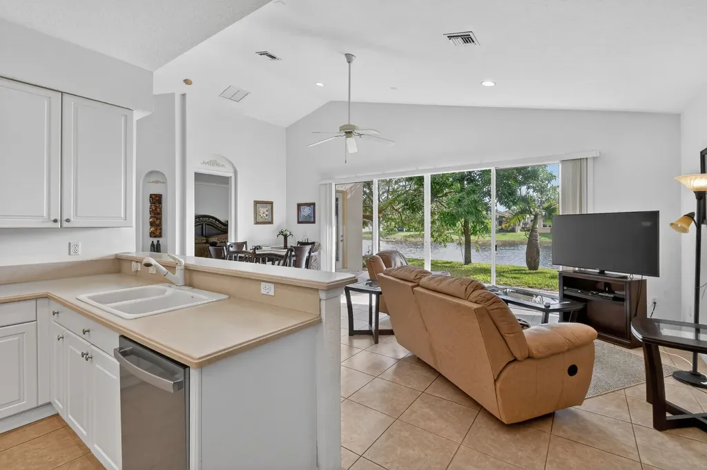 2205 SW Newport Isle Boulevard Port St Lucie FL 34953