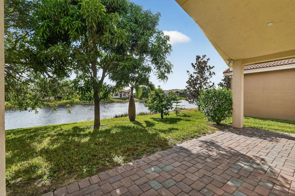 2205 SW Newport Isle Boulevard Port St Lucie FL 34953
