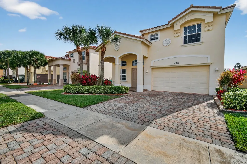 2205 SW Newport Isle Boulevard Port St Lucie FL 34953