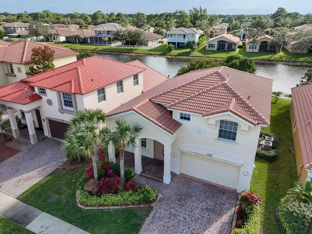 2205 SW Newport Isle Boulevard Port St Lucie FL 34953