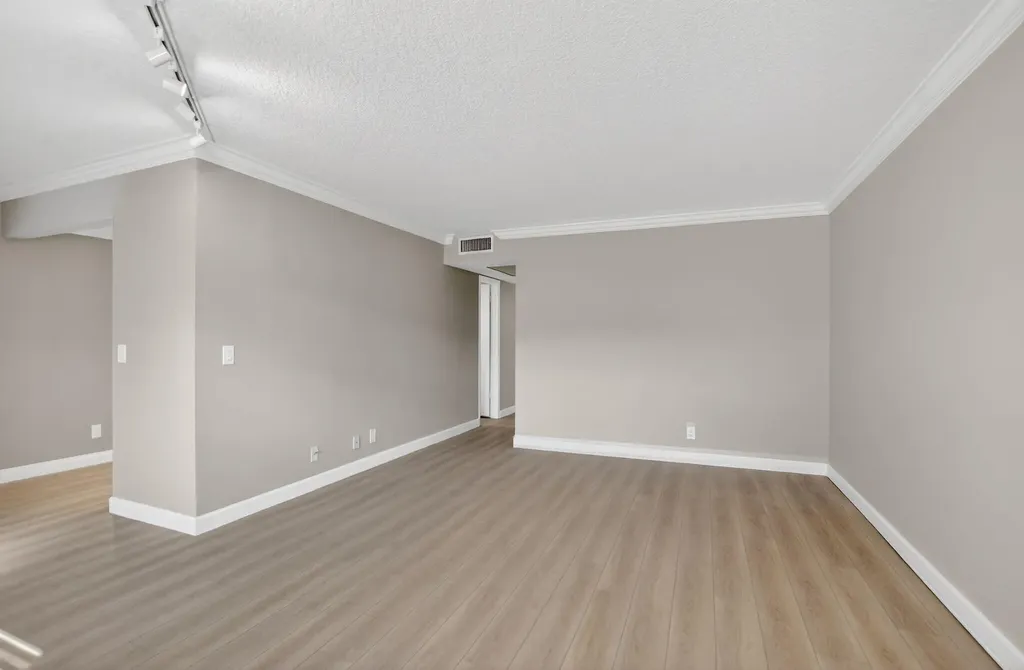 277 Brighton Boca Raton FL 33434