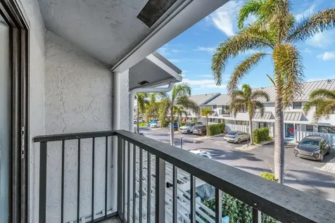 732 NE 12th Terrace Boynton Beach FL 33435