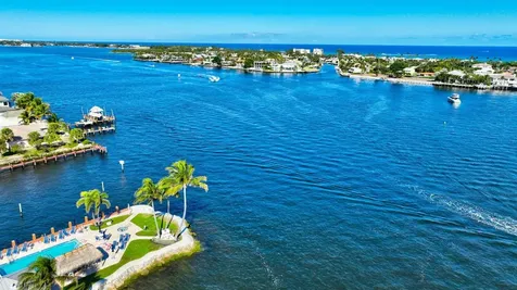 732 NE 12th Terrace Boynton Beach FL 33435
