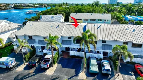 732 NE 12th Terrace Boynton Beach FL 33435