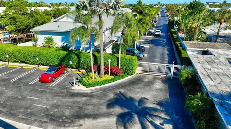 732 NE 12th Terrace Boynton Beach FL 33435