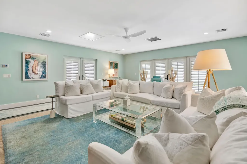 136 Worth Court S West Palm Beach FL 33405
