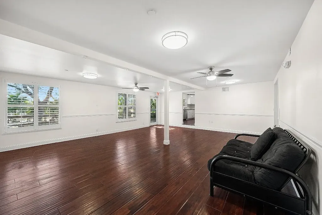 112 SE 10th Street Delray Beach FL 33483