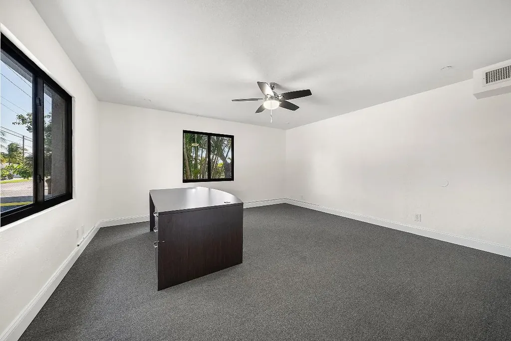 112 SE 10th Street Delray Beach FL 33483