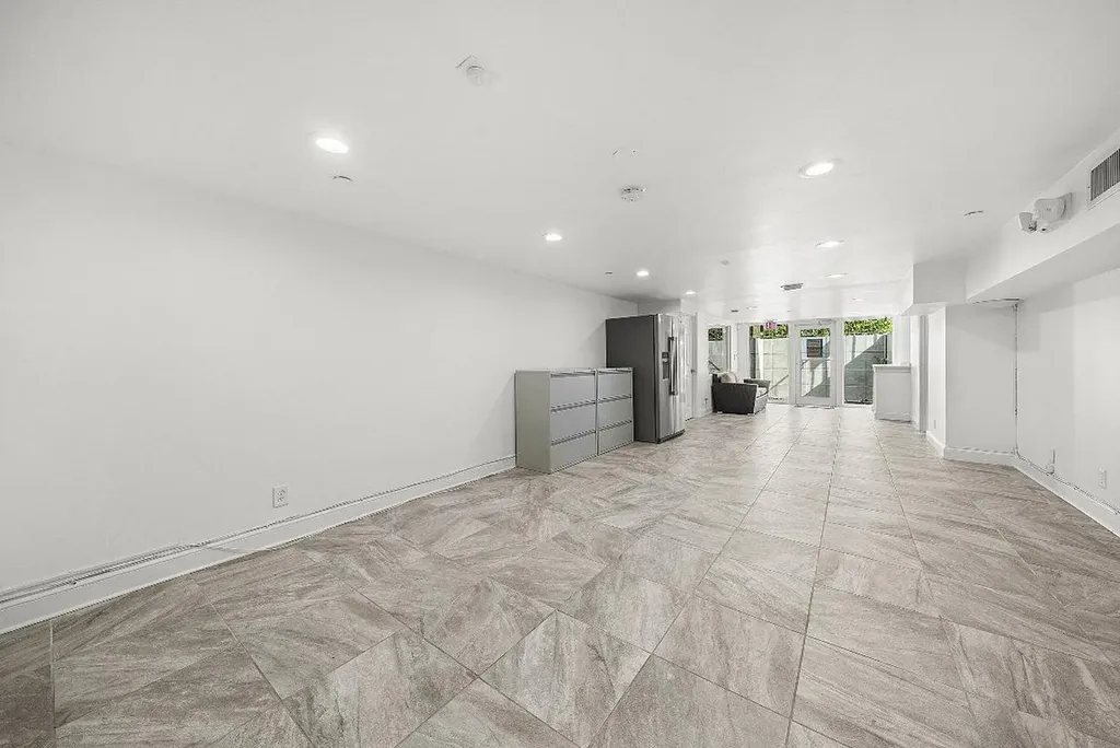 112 SE 10th Street Delray Beach FL 33483