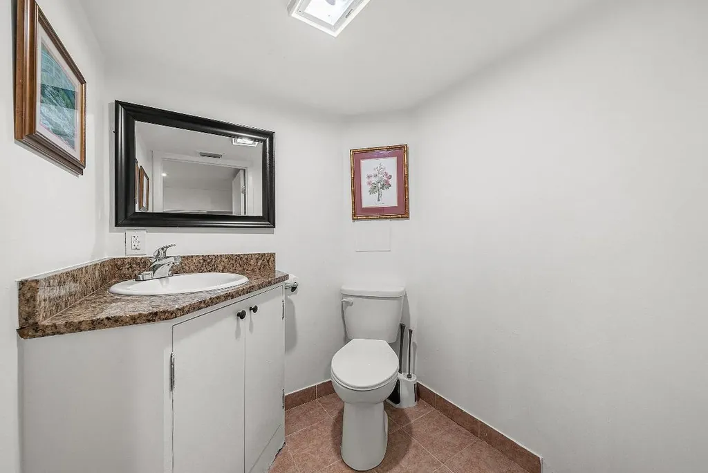 112 SE 10th Street Delray Beach FL 33483