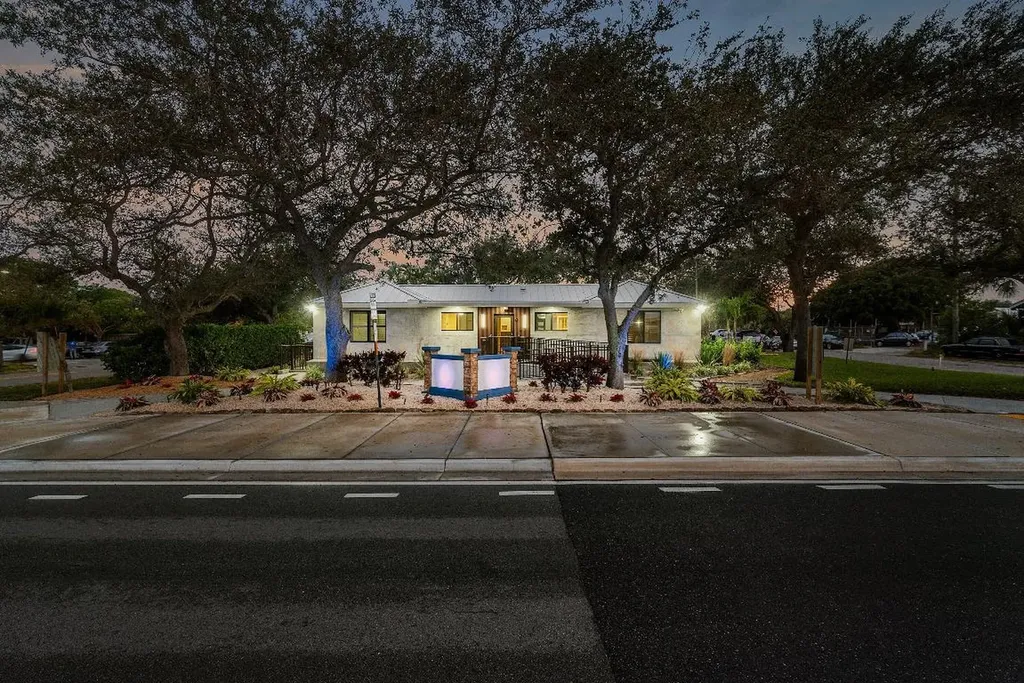 112 SE 10th Street Delray Beach FL 33483